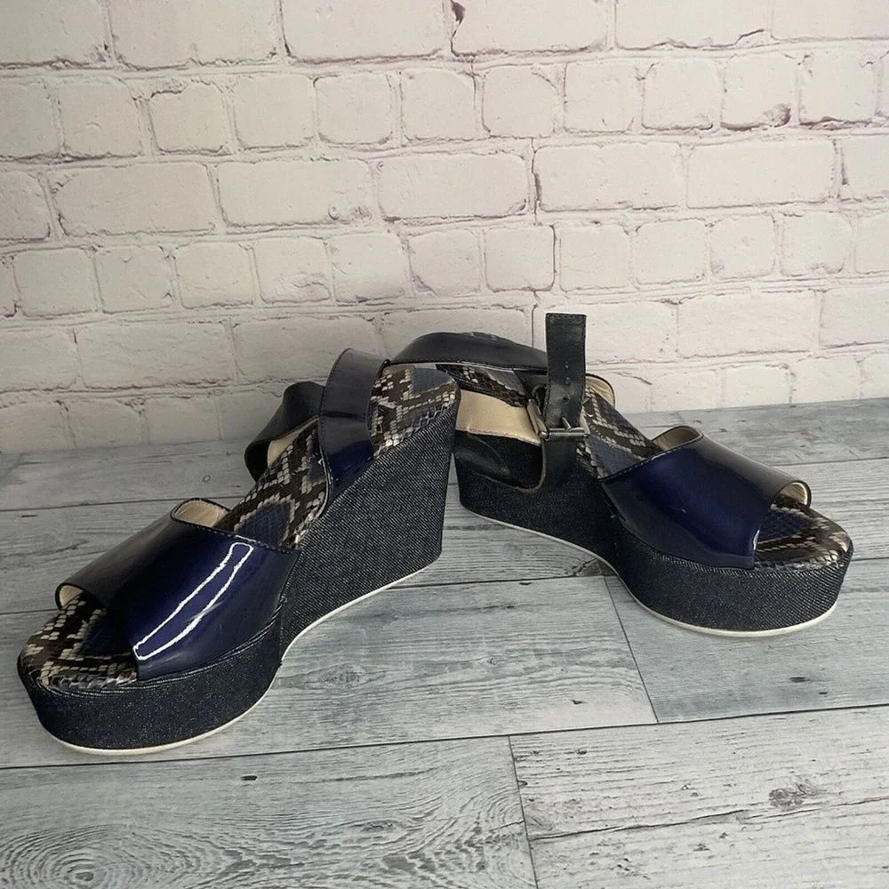 Agl blue platform